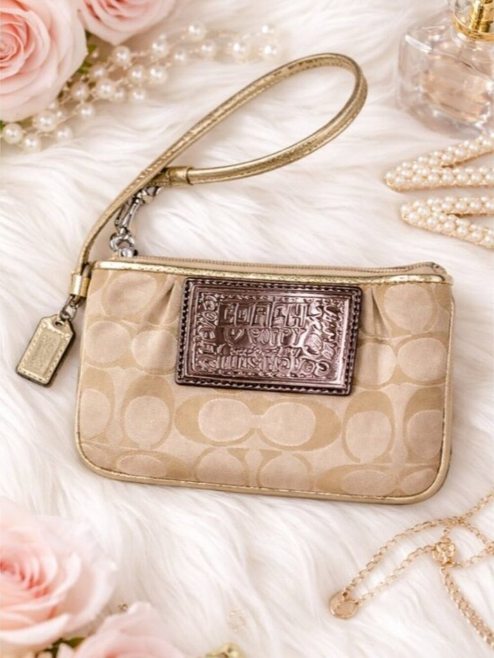 Coach Poppy Gold Signature Wristlet - Picture 1 of 8